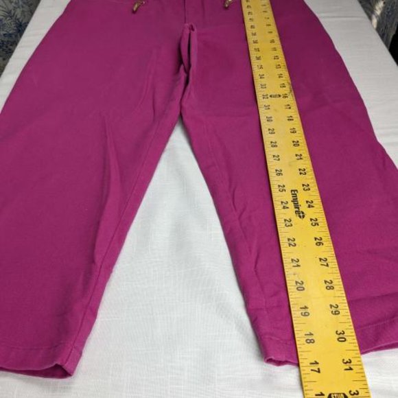 Ralph Lauren Woman's Size 8, Hot Pink Capris With Gold Hardware - Picture 7 of 9